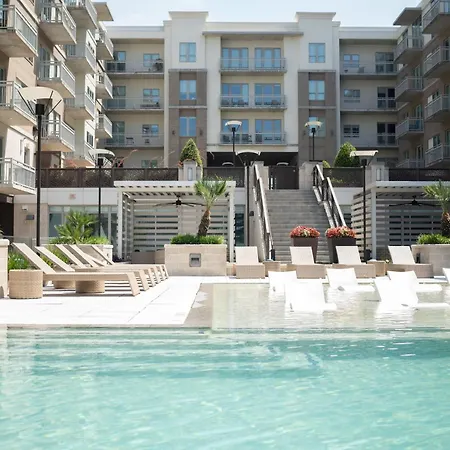 5 Min From Everything! Pool, Gym, Balcony Houston Exterior photo
